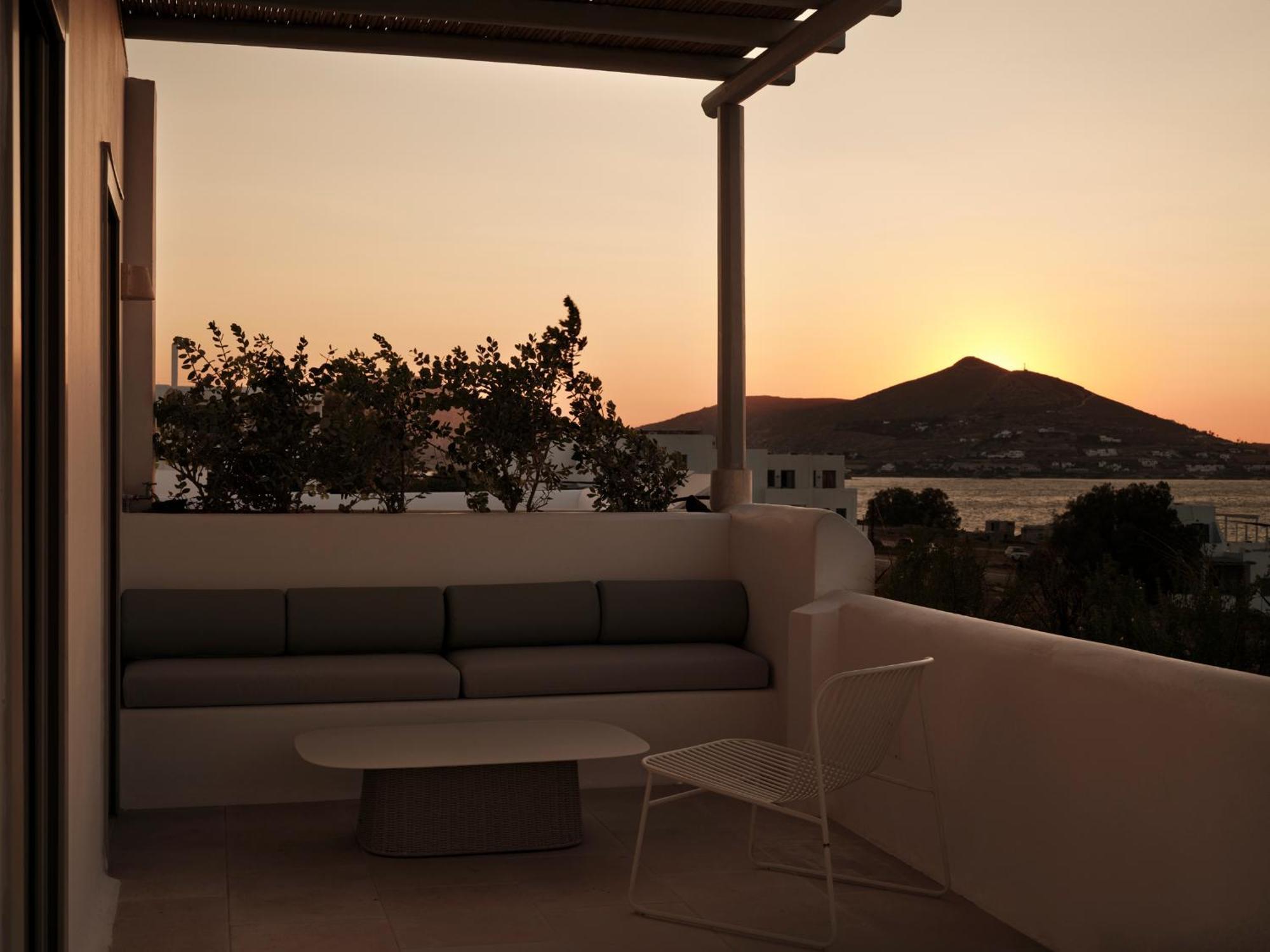 Akria Seaside Suites Naousa Exterior foto